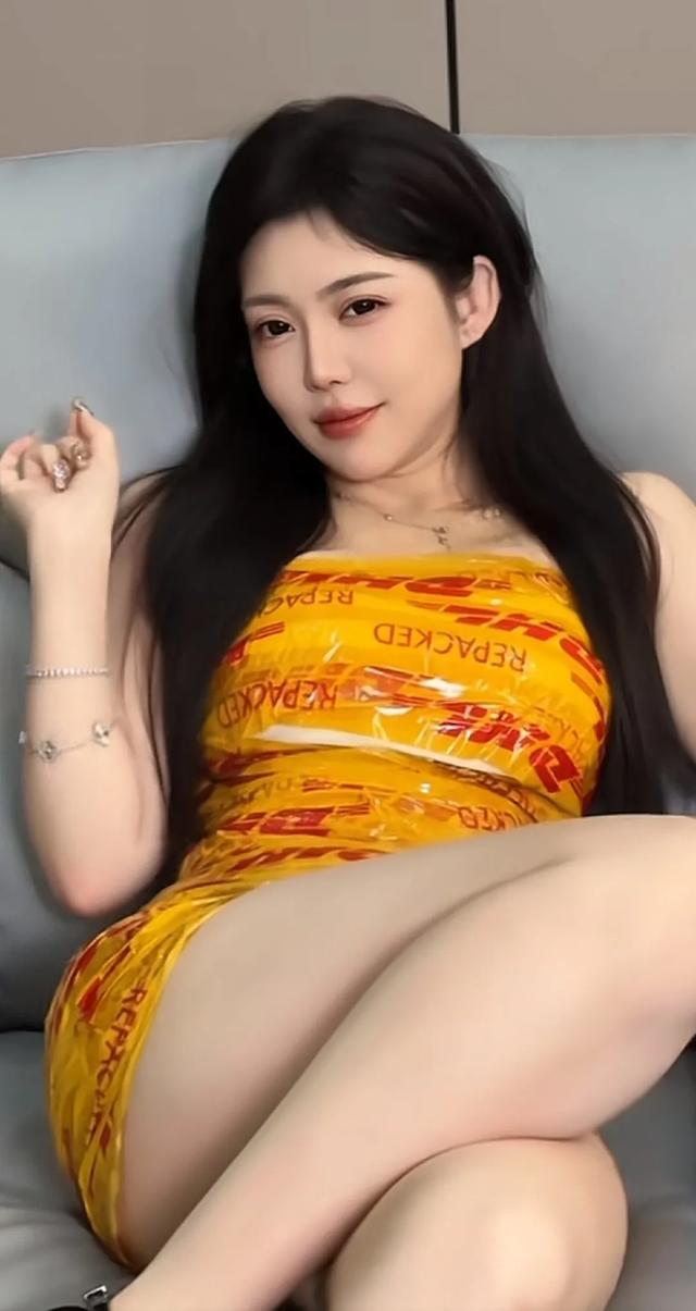 美女胶带连衣裙盘点,哪位才是最美,最后一位是惊喜!