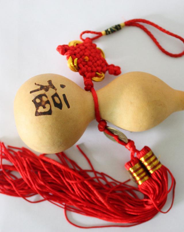 买汽车也讲究风水八字，如何开车上路一路顺风