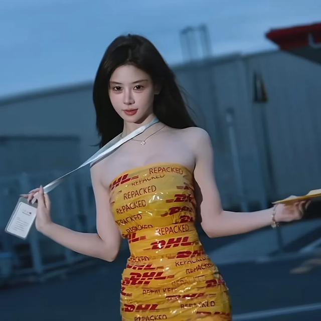美女胶带连衣裙盘点,哪位才是最美,最后一位是惊喜!