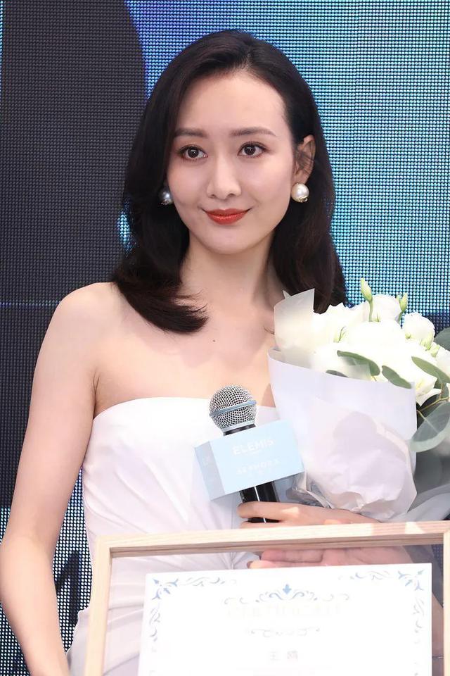 王欧产后状态绝美,网友直呼:“美女中的美女!”