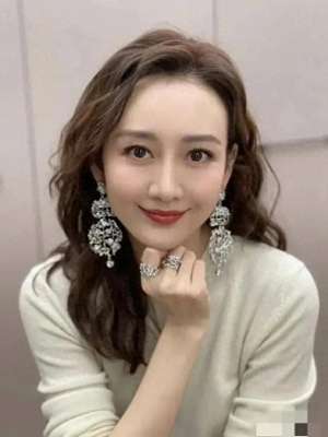 美女生孩子后变化(王欧产后状态绝美，网友直呼：“美女中的美女”)