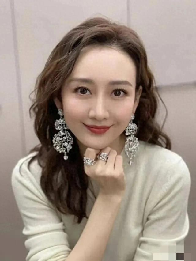 王欧产后状态绝美,网友直呼:“美女中的美女!”