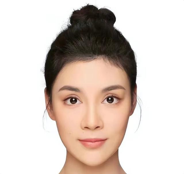 河南高中“校花”走红,艺考是全省榜首,长相美丽却令人“发笑”