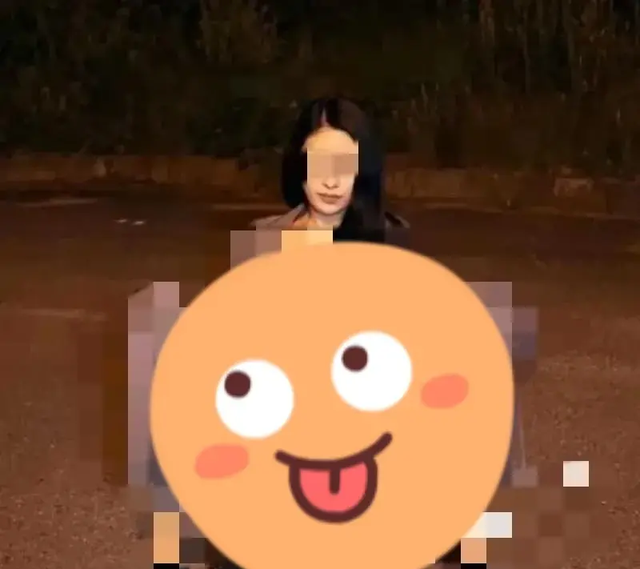 太炸裂~曝财经女网红，扬言A股破不了3000点，结果直播不雅操作