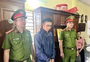 汽车玻璃仓库(6名越南人从中国购买汽车挡风玻璃，假冒知名品牌获利被起诉)