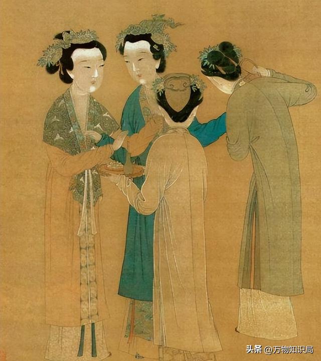 古代嫔妃为何总戴长指甲套?除了美观之外,更多的是为了方便皇帝