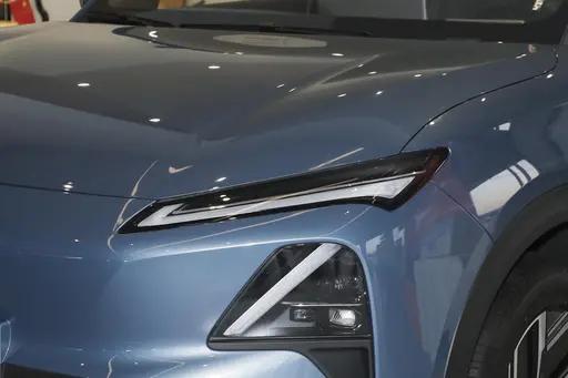 大五座SUV不到10万,轴距2米8,解析五菱星光S PHEV