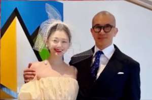 美女帅哥图片接吻图片(大S和新婚老公具俊晔甜蜜接吻换两套露肩裙美回18岁，狂撒狗粮)