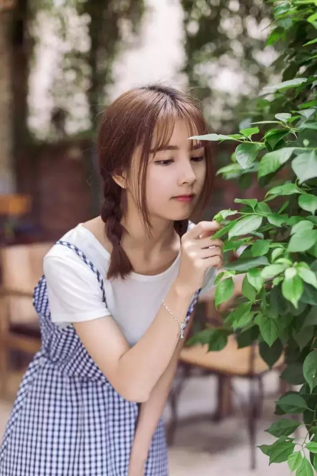 清纯美女萝莉的秘密花园