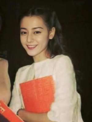 新疆四大美女明星名字(新疆四大美女明星，谁过得最好)