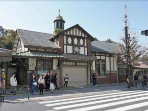 日本汽车站(构筑公共空间：车站如何引领日本公共意识的苏醒？)