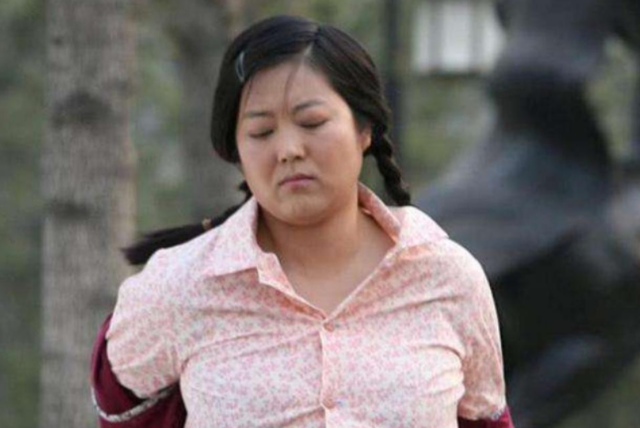 现在嫌她们丑,当年追成狗!这些发福的女明星,当年都是大美女