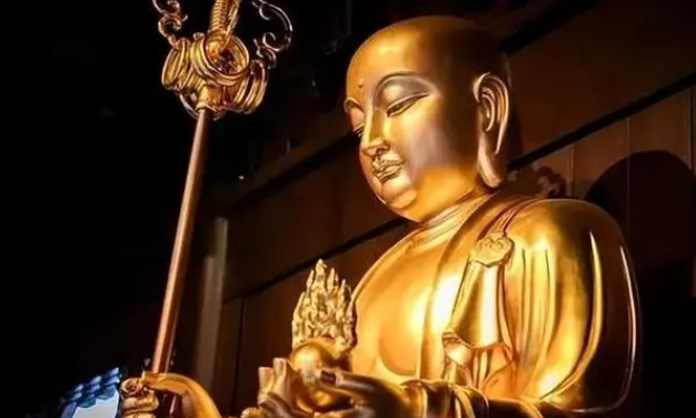 终南山第一女隐士，43岁抛夫弃子遁入空门，83岁能连续打坐108天