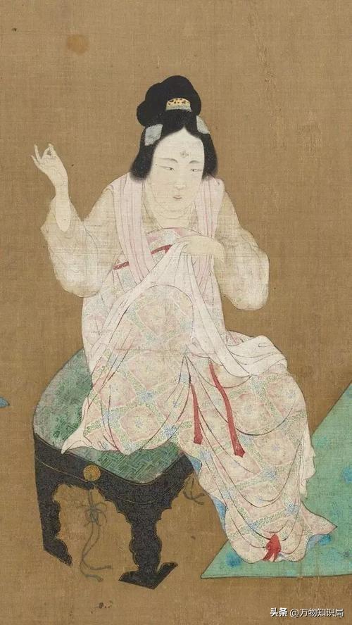 古代嫔妃为何总戴长指甲套?除了美观之外,更多的是为了方便皇帝