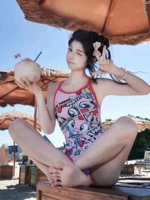 全身内衣美女图片(超纯超欲美女比基尼性感泳装内衣写真精选合集)
