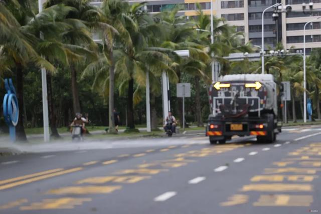 湛江客运班车、公交、机场恢复营运!风还没停,他们逆风而行!