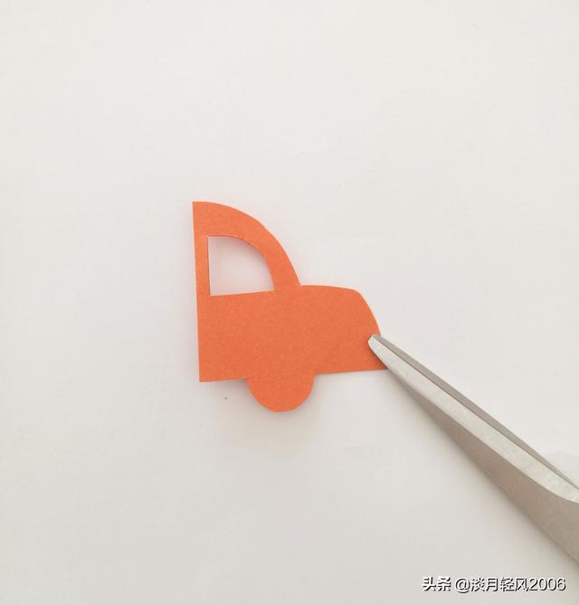幼儿园简单小手工,用卡纸剪出一辆小汽车