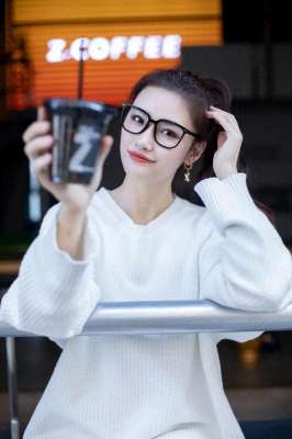 美女眼眶大(清纯大眼睛美女)