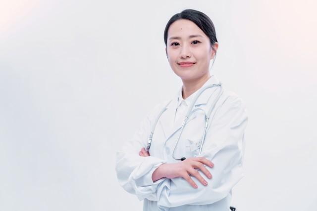 女医生检查男性隐私部位会不会尴尬,听听这位32岁美女医生怎么说