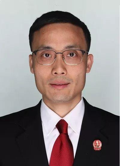 4名博士1名硕士组成的超豪华合议庭阵容,到底要审个啥案?
