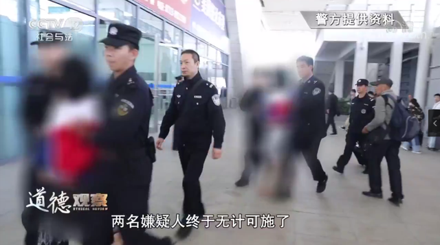 【平安荆楚行动】面对民警,女主播竟要脱衣示范是如何进行色情直播的?!