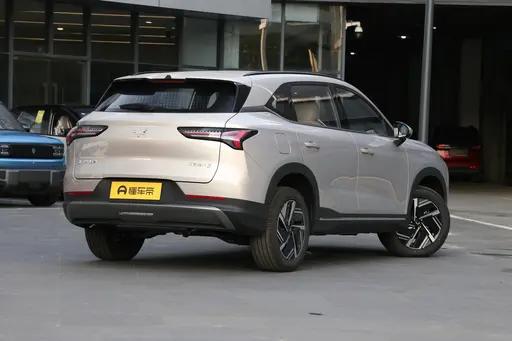 大五座SUV不到10万,轴距2米8,解析五菱星光S PHEV
