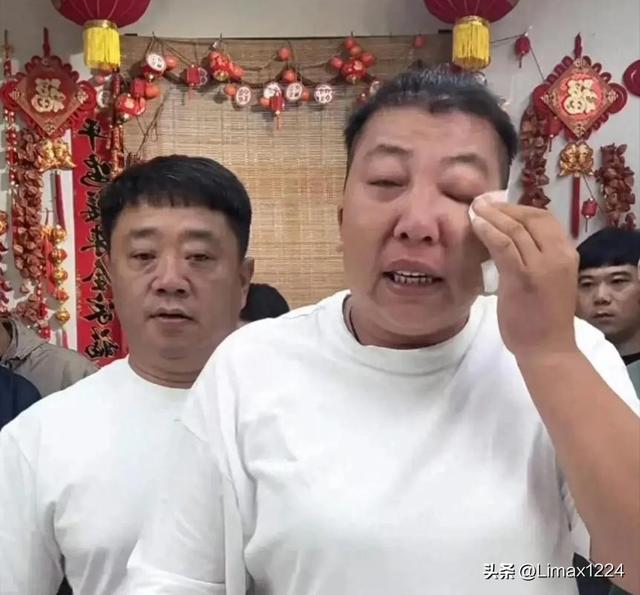 东北雨姐掉粉90万,“虚伪面具”彻底被撕开,退网是她唯一选择