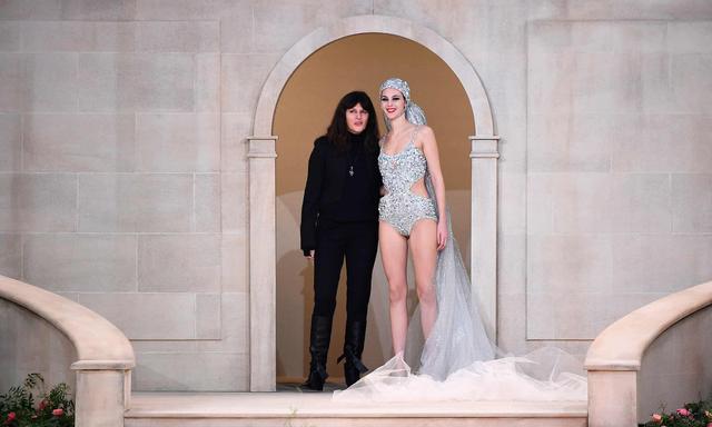 老佛爷Karl Lagerfeld走后,他的工作与财富由他们继承