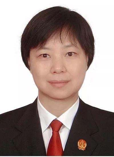 4名博士1名硕士组成的超豪华合议庭阵容,到底要审个啥案?