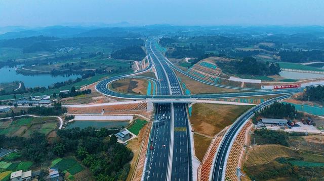 明天通车!成都新都区→绵阳1小时开拢