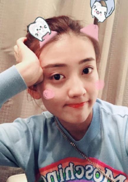 梁洁“狠心”减掉长发,齐耳短“撞脸”赵丽颖,网友:图4太像!
