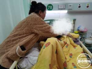 给美女肚子做检查(13岁女童腹部藏20厘米肿物 医生精准“摘瘤”)