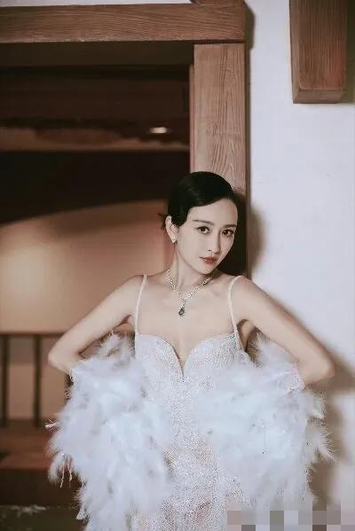 王欧产后状态绝美,网友直呼:“美女中的美女!”