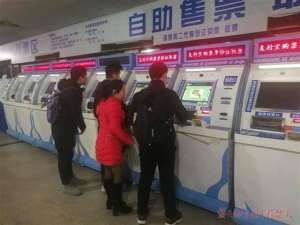 武昌宏基汽车站时刻表(宏基客运站24小时开放暖暖的候车区温暖回家路)
