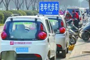 众泰老年汽车(“老头乐”将成为“正规军”你敢买给父母、老婆开吗？)