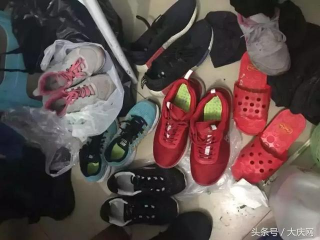 这位大姐喜欢闻别人穿过的……结果摊上事了！吃饭时慎点……