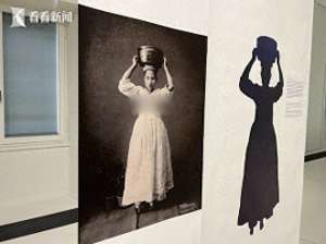 美女的乳房露出(露胸炫耀生儿子？柏林韩民俗展这张旧照被批辱韩)