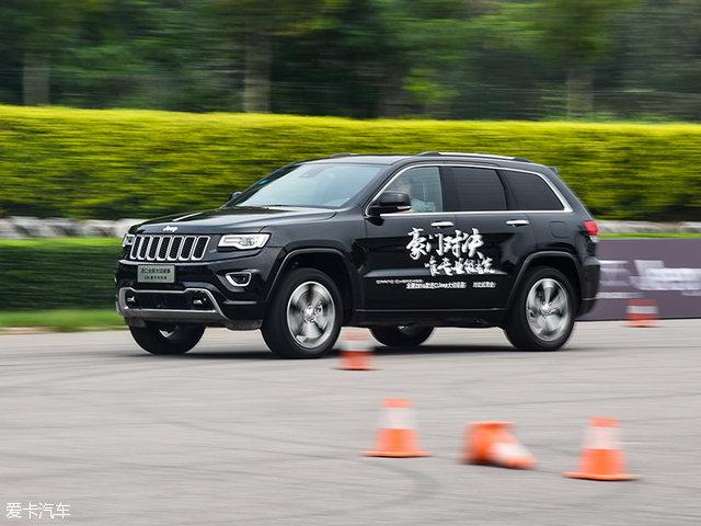 有情怀更有实力 试驾新款Jeep大切诺基