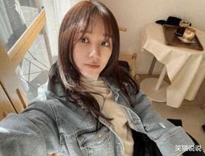 卖萌韩国美女(尹恩惠晒韩服造型网友梦回《宫》，嘟嘴卖萌好可爱，笑容甜美灿烂)