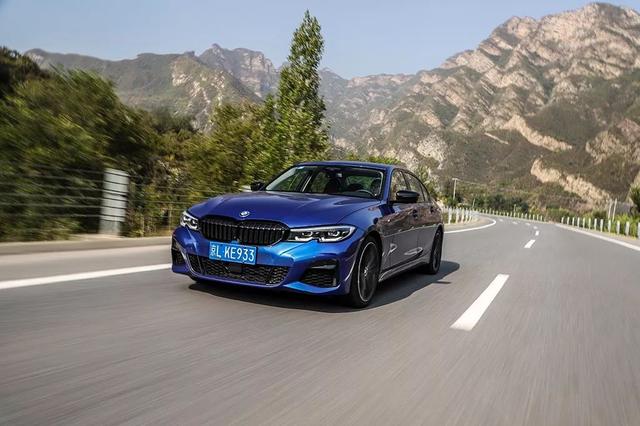 搭载宝马iDrive 7系统,能50米自动循迹倒车,华晨宝马3系,选它