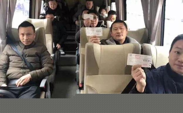 所有人 贵阳往返各市州县的定制班车来了，市区就可以乘坐
