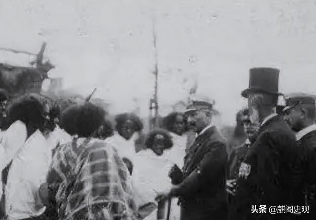 非洲女孩巴特曼因有巨臀,一生被赤身裸体展览,死后被做成标本