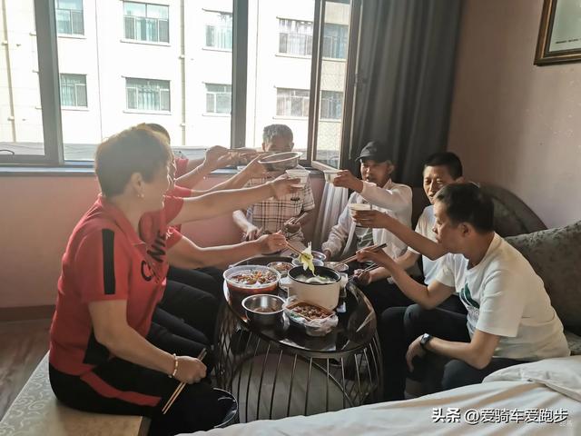 我的退休生活137:重返新疆之旅第29天(喀什~和田453公里)