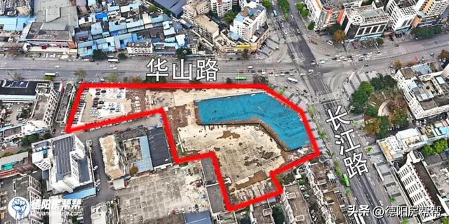 时过境迁啊!原来人潮拥挤的德阳老汽车站,如今沦落变卖境地