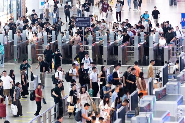 日均加开30列!长沙南站开启“暑运模式”