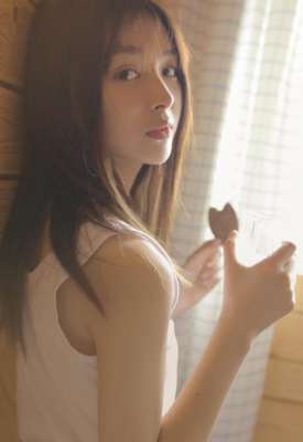 美女图片(校花)(极品美女校花柔美写真)