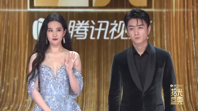 鹅厂盛典:杨幂水嫩小性感,鞠婧祎上半身稳赢,白百何模样大变