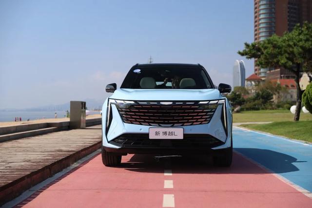 博越L:2.0T、加热通风按摩!不到15万能高速领航!还看哈弗H6吗