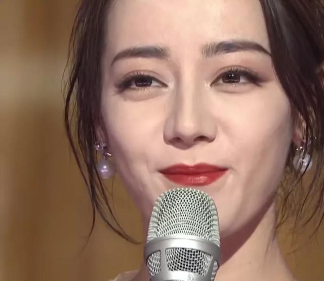 鹅厂盛典:杨幂水嫩小性感,鞠婧祎上半身稳赢,白百何模样大变