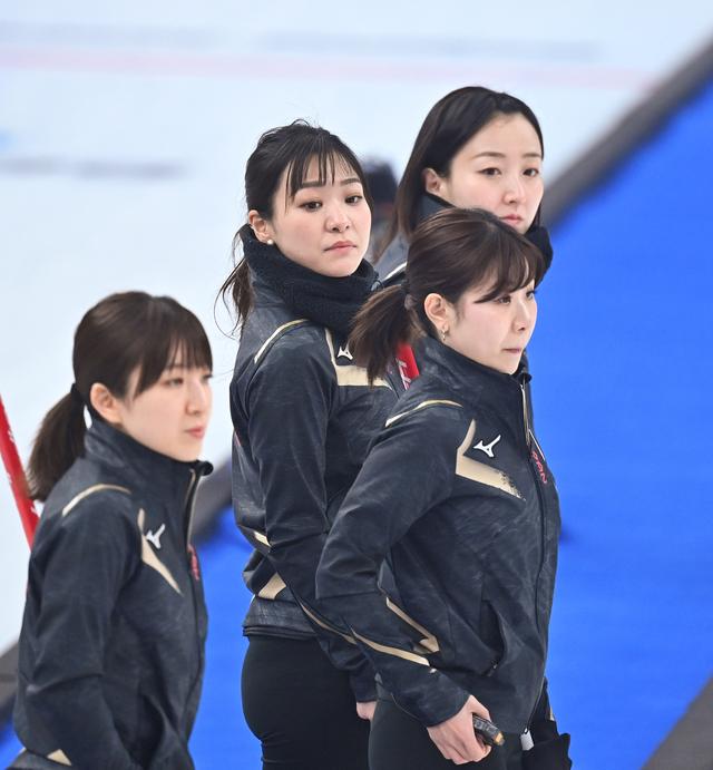 冰壶——女子循环赛:韩国队胜日本队